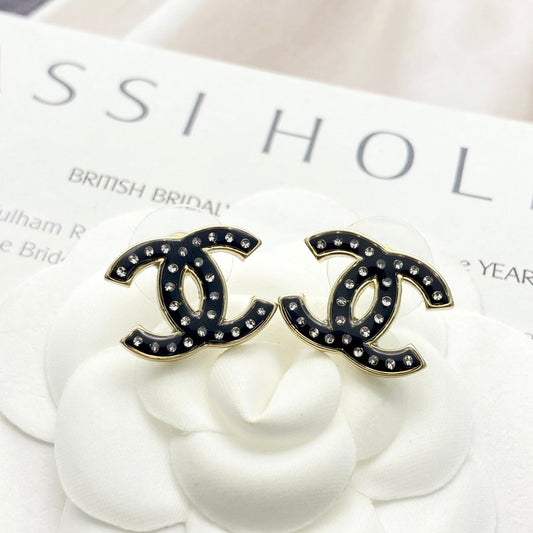 25 Black Gold Resin Rhinestone Double C Earrings