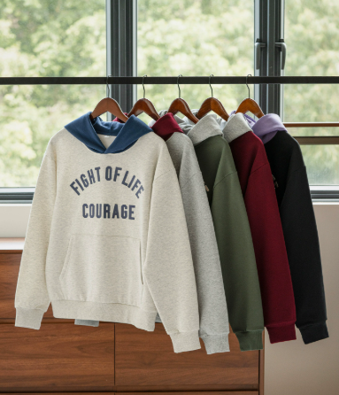 26 New fleece contrasting hooded sweatshirt with couple's steel stamp