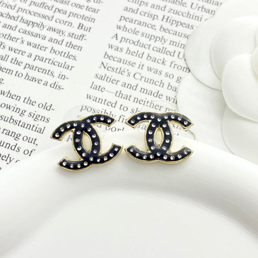 25 Black Gold Resin Rhinestone Double C Earrings